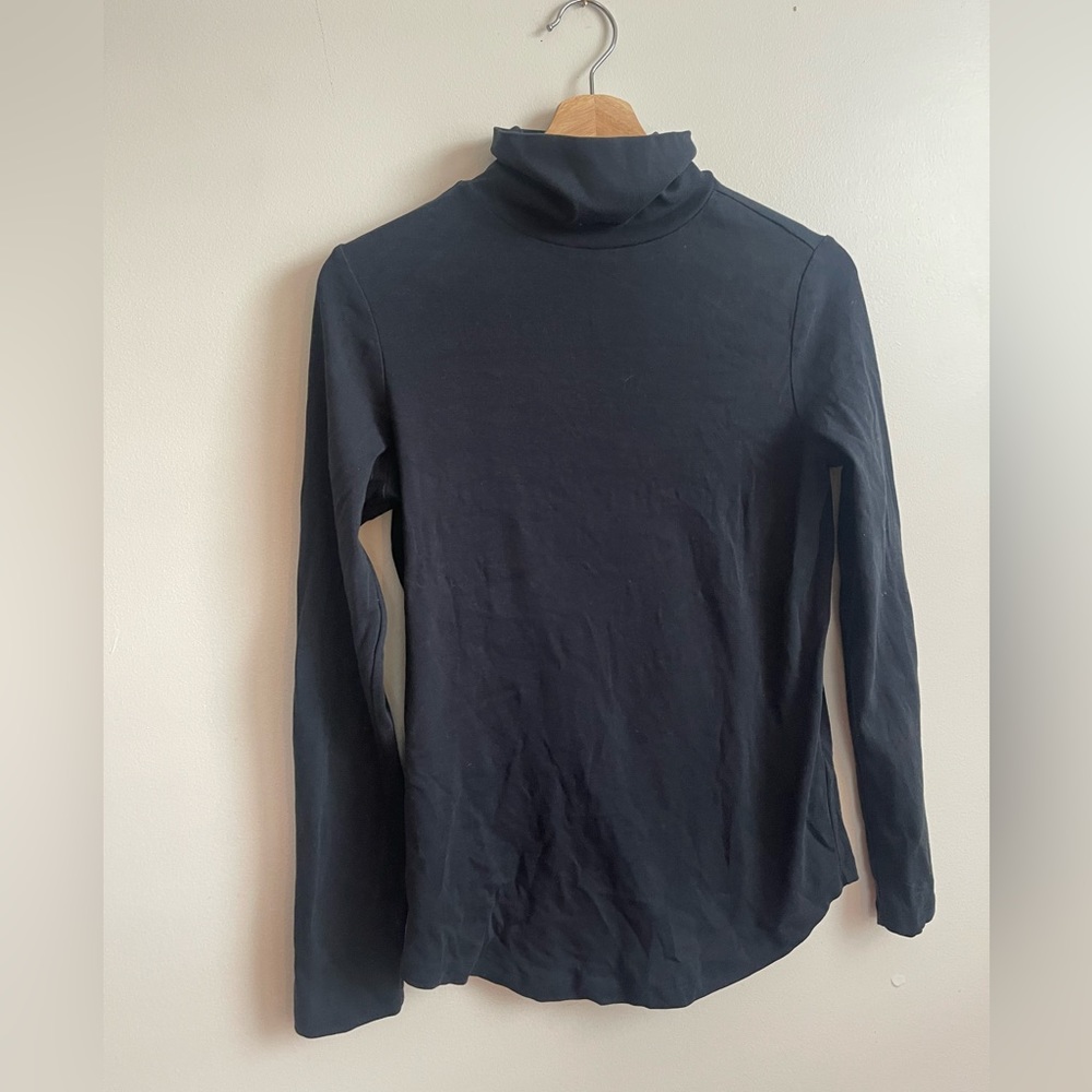 Denver Hayes Turtleneck (Black, M)